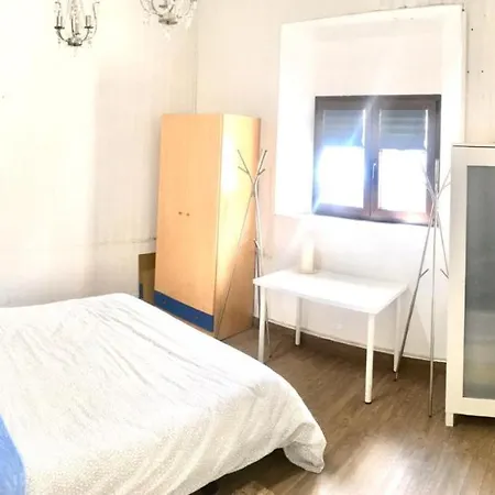 Center Apartment *